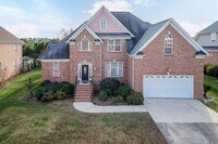 Building Photo - Four Bedroom Home!