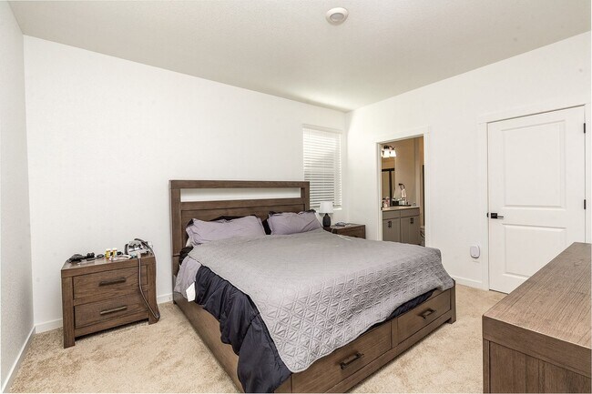 Building Photo - Single Family Home for Rent in Desirable L...