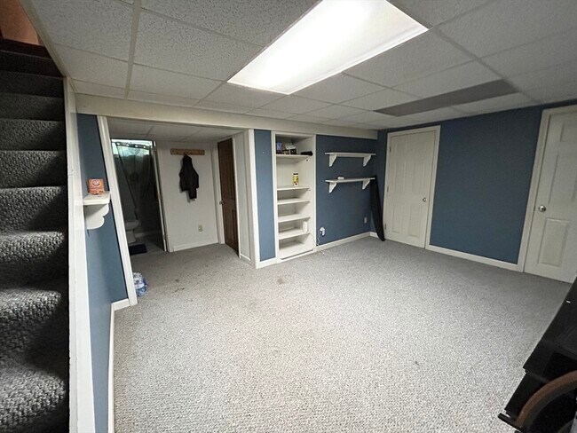 Building Photo - 35 Fox Meadow Dr