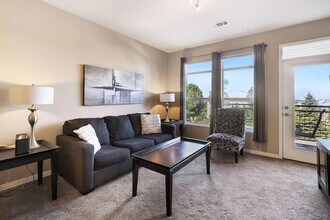 Building Photo - 10176 Park Meadows Dr