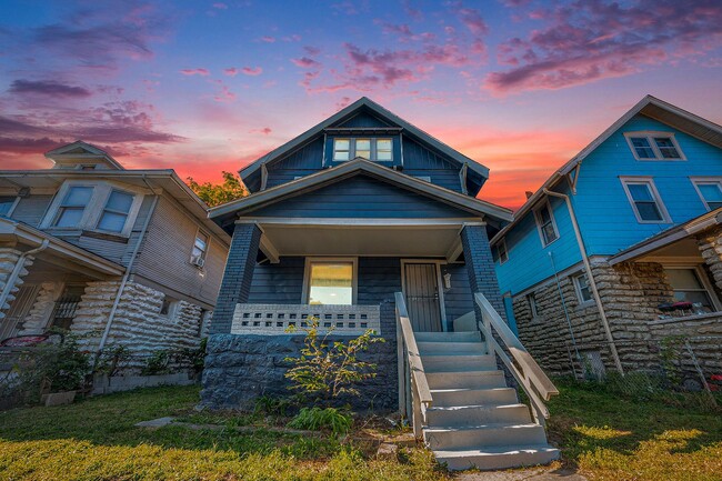 Building Photo - 5 Bedroom Home Near Central Park and Centr...