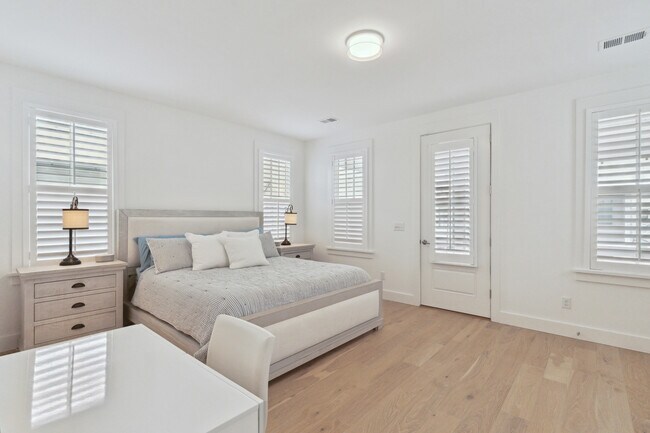 Building Photo - 1470 Mizzen Alley