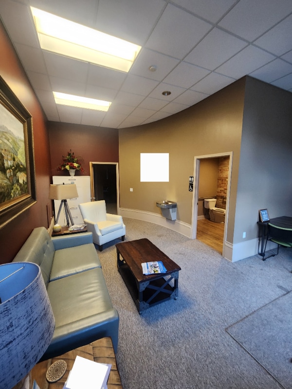 Building Photo - 9 Main St