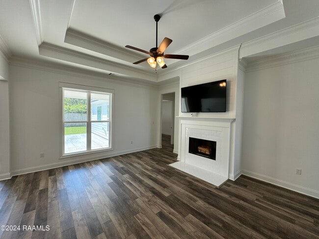 Building Photo - 304 San Sebastian Dr