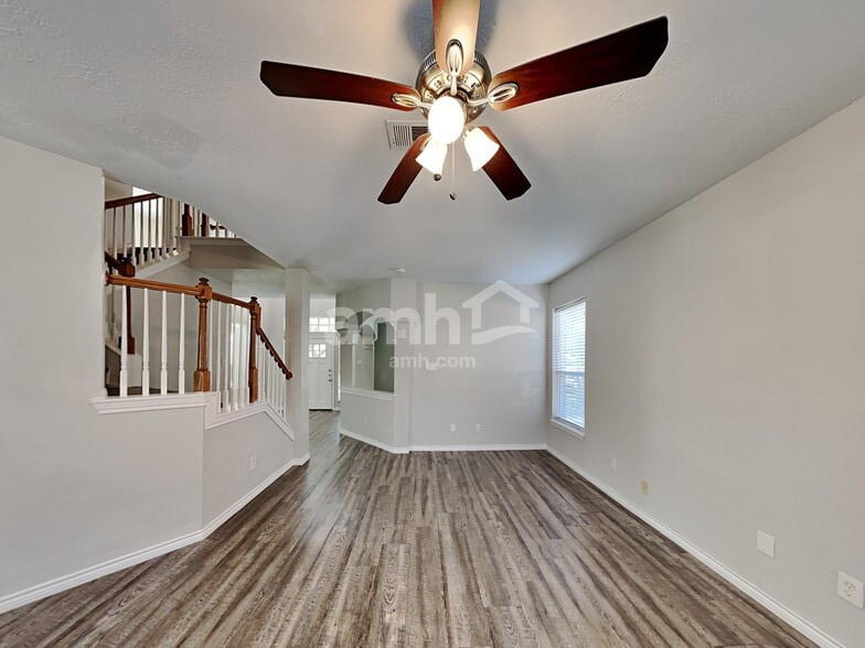 Building Photo - 17826 Camden Oaks Ln