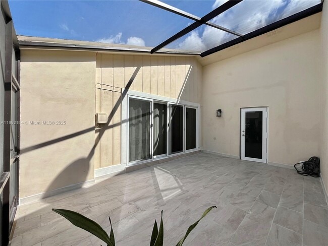 Building Photo - 10909 SW 117th Pl