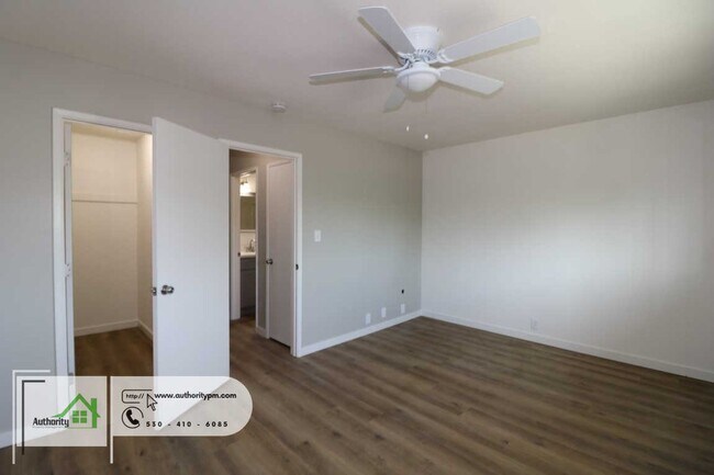 Building Photo - 1105 Olive Ave