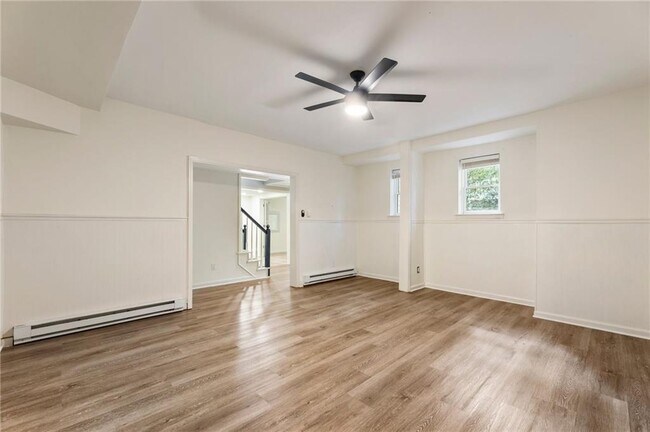 Building Photo - 330 Summerlin Dr