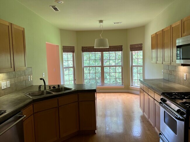 Building Photo - 2556 S College Dr