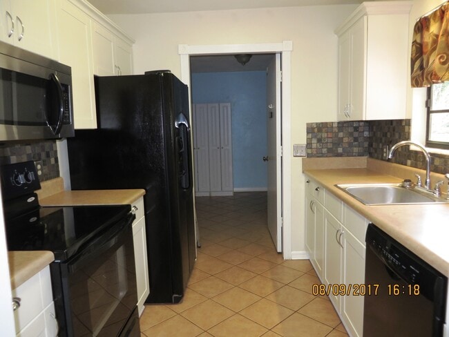 Building Photo - Charming 3 bedroom house for rent August 6, 2026, w/ a garage and privacy fenced back yard for $1...