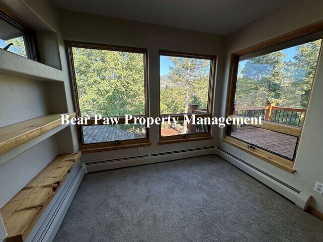 Building Photo - Mountain Retreat with Spectacular Views!!