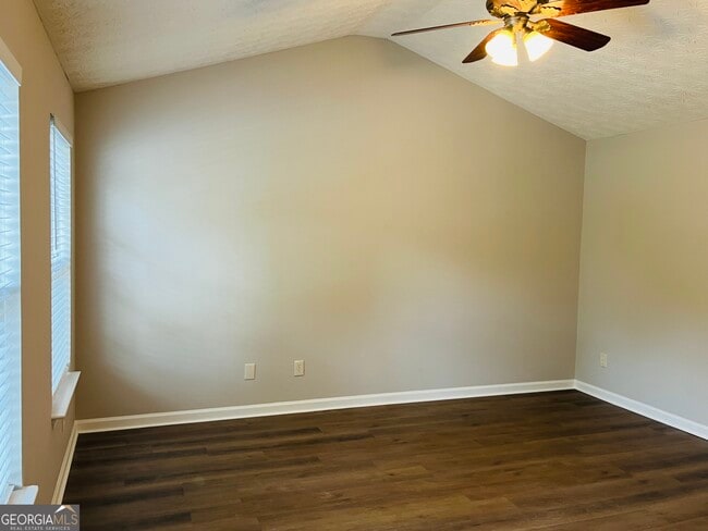 Building Photo - 4014 Carisbrook Dr
