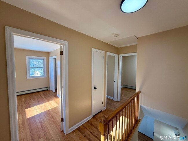 Building Photo - 33 Center Ave