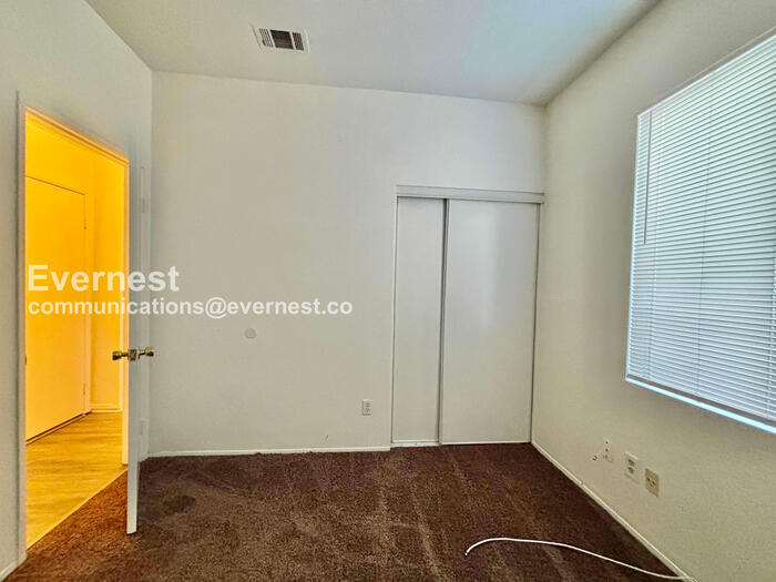 Building Photo - 27620 Parkside Dr