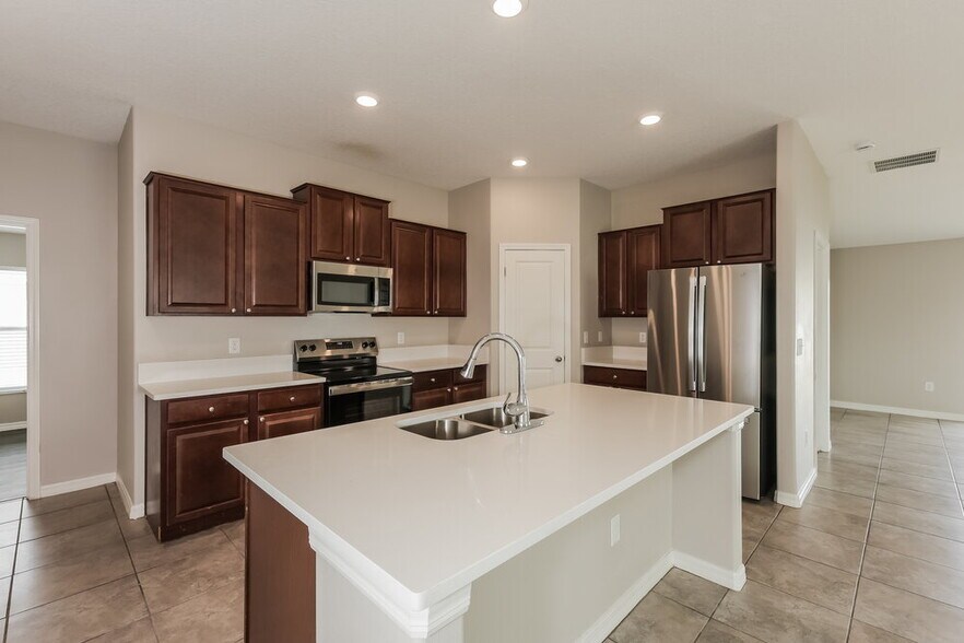 Building Photo - 6724 Trent Creek Dr