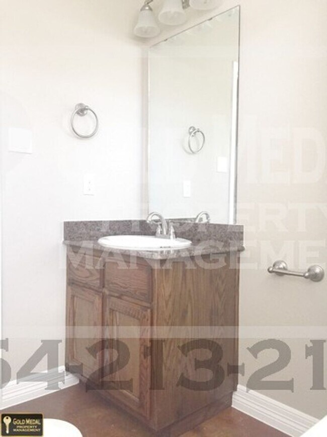 Building Photo - 1017 S 9th St