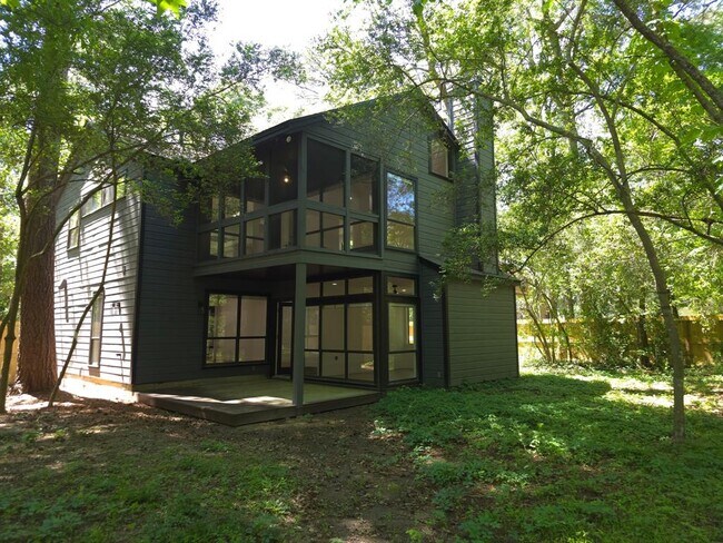Building Photo - 14 Lehigh Springs Dr