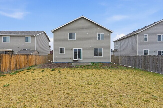 Building Photo - $2,240.95, 3 bed, 2.5 bath located in Colorado Springs with a large backyard.