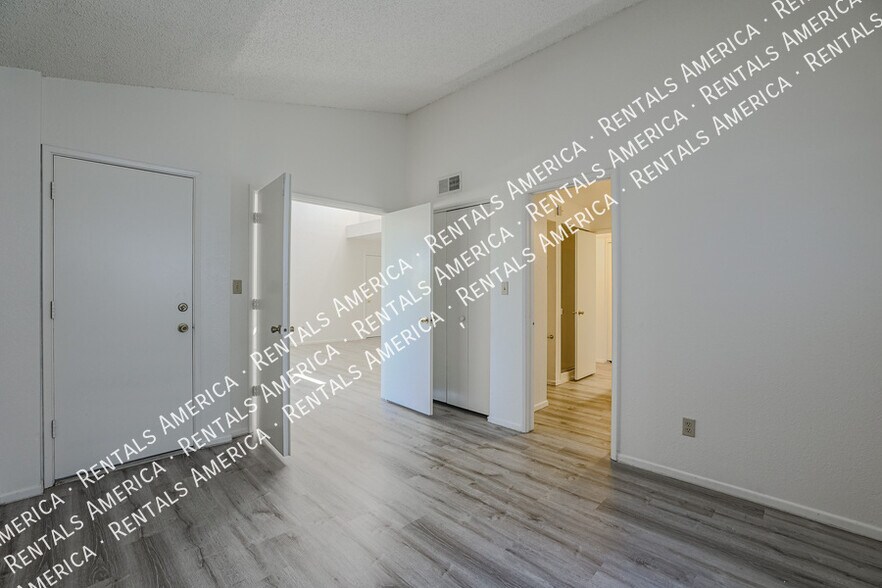 Building Photo - 6480 N 82nd St
