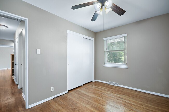 Building Photo - 721 Montego Dr