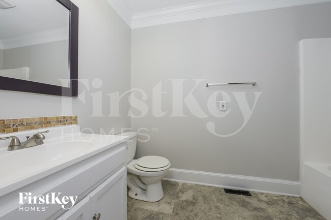 Building Photo - 201 E Hale St