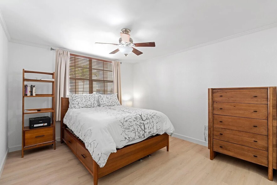 Primary Bedroom - 1801 N Flagler Dr