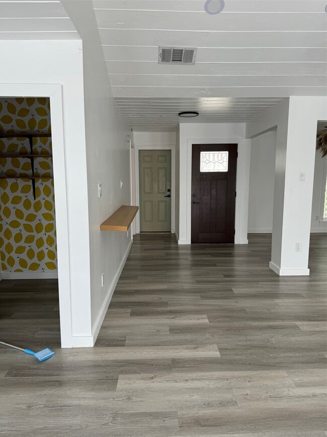 Building Photo - 14007 Dominique Dr