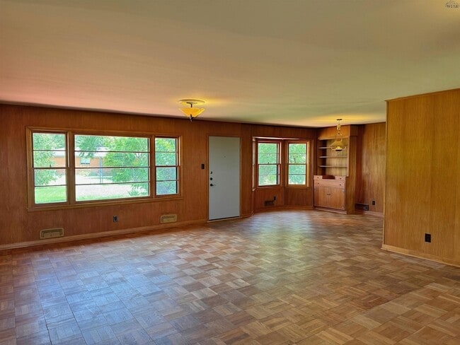 Building Photo - 4115 Rivercrest Dr