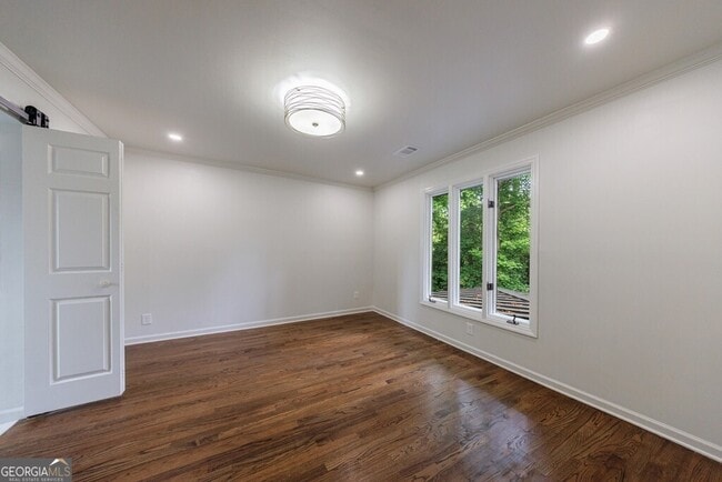 Building Photo - 459 Atlanta Country Club Dr