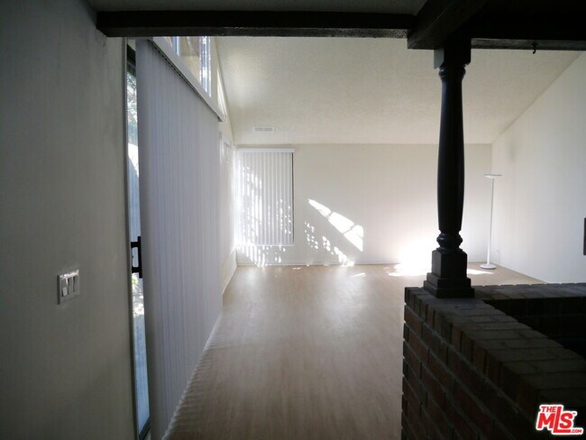 Building Photo - 10827 Marietta Ave
