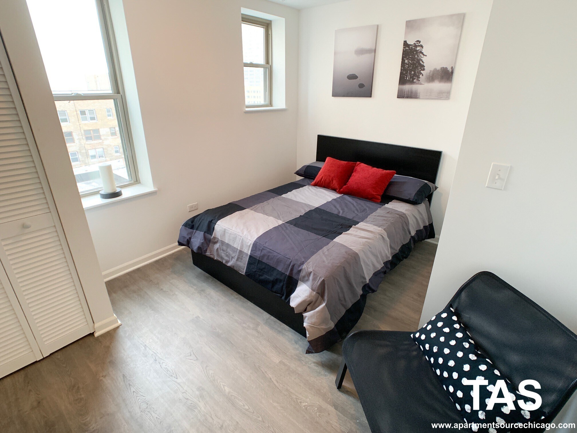 Building Photo - 900 W Winona St