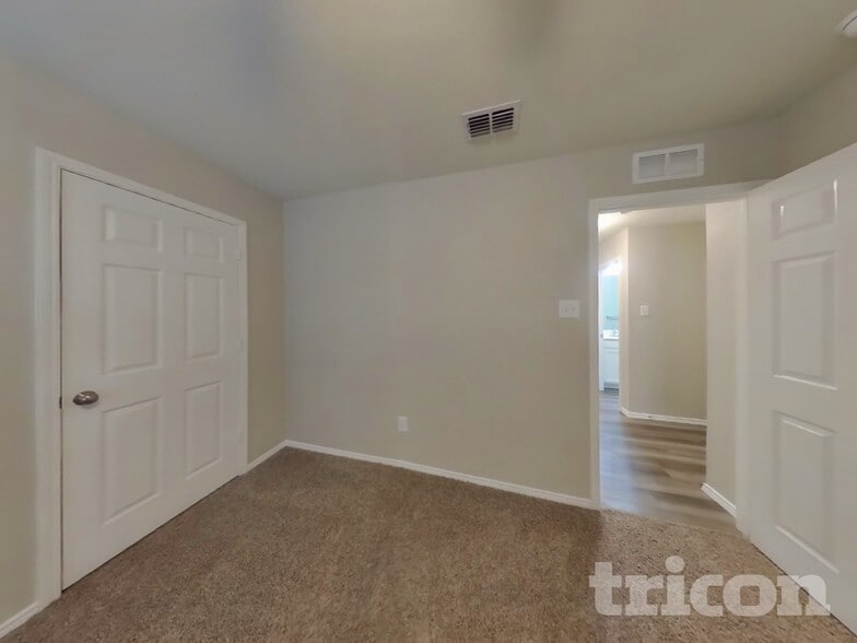 Building Photo - 1023 Spofford Dr