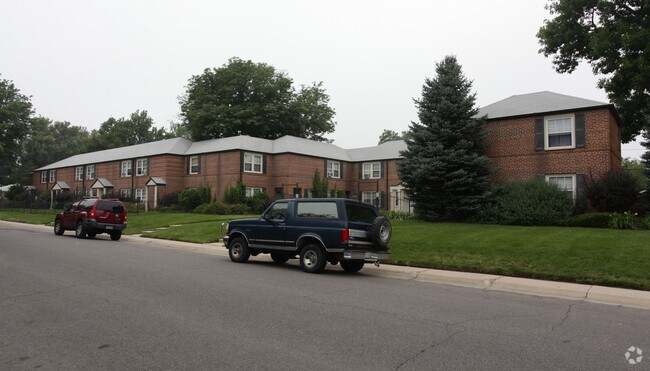 Building Photo - Jasmine Courtyard Townhomes