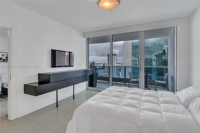 Building Photo - 200 Biscayne Blvd Way