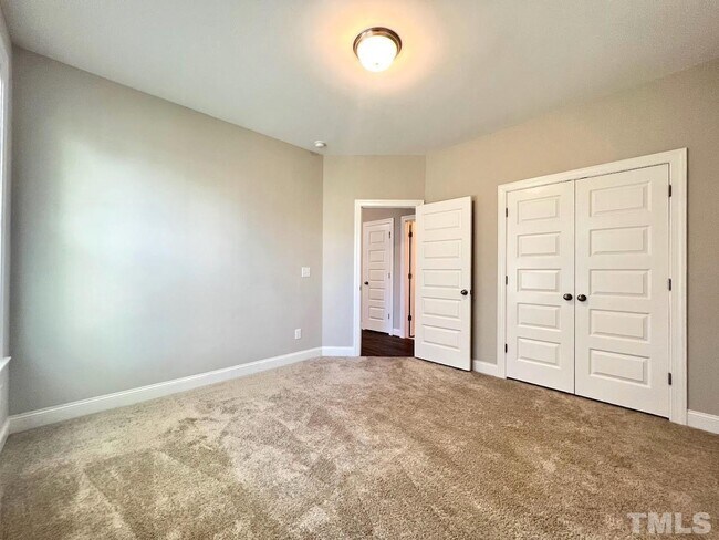 Building Photo - 4 Bedroom 3 Bath Townhome for Rent North S...