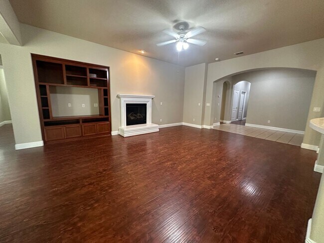 Building Photo - 4333 Reveil Ln
