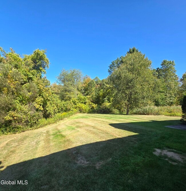 Building Photo - 3 Red Maple Ln