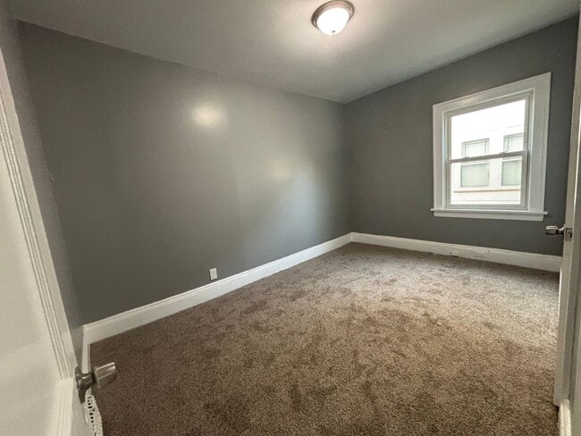 Building Photo - 13817 Bartlett Ave