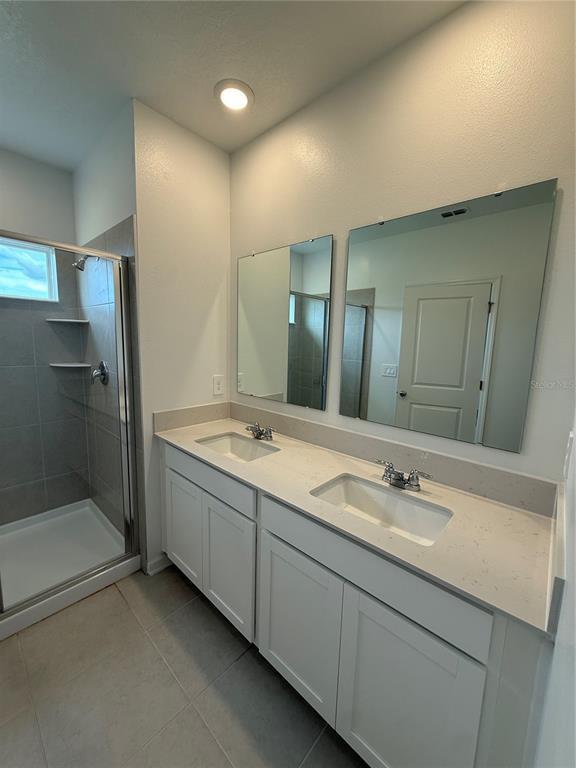 Building Photo - 3066 Chantilly Dr