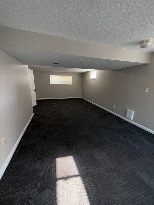 Building Photo - Spacious 3 Bedroom Home with Finished Base...
