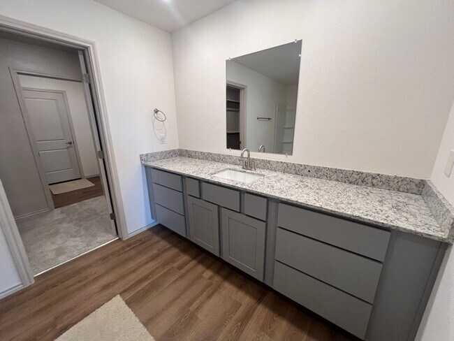 Building Photo - Welcome to Vander Ranch!