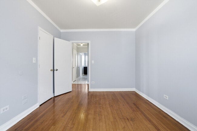 Building Photo - 7501 S Stewart Ave