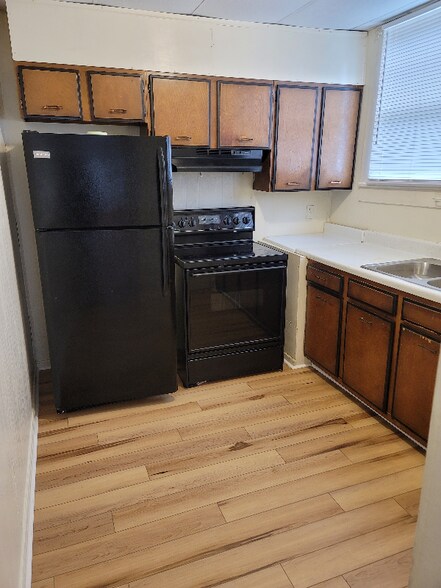 Building Photo - 448 W Railroad Ave