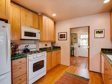 Building Photo - Beautiful 2 bed and 1 bath unique downtown Santa Fe