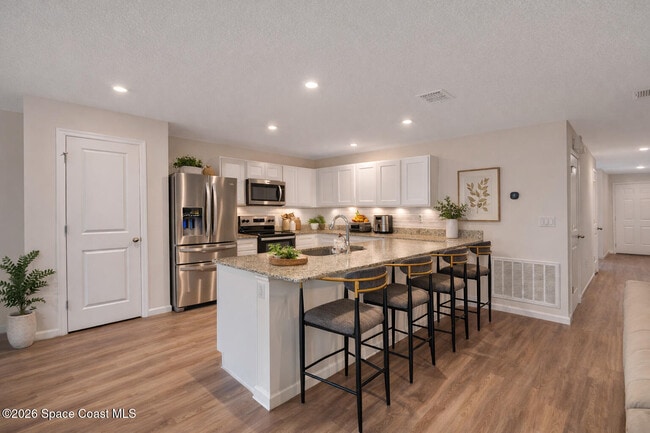 Building Photo - 301 Haines Rd SW