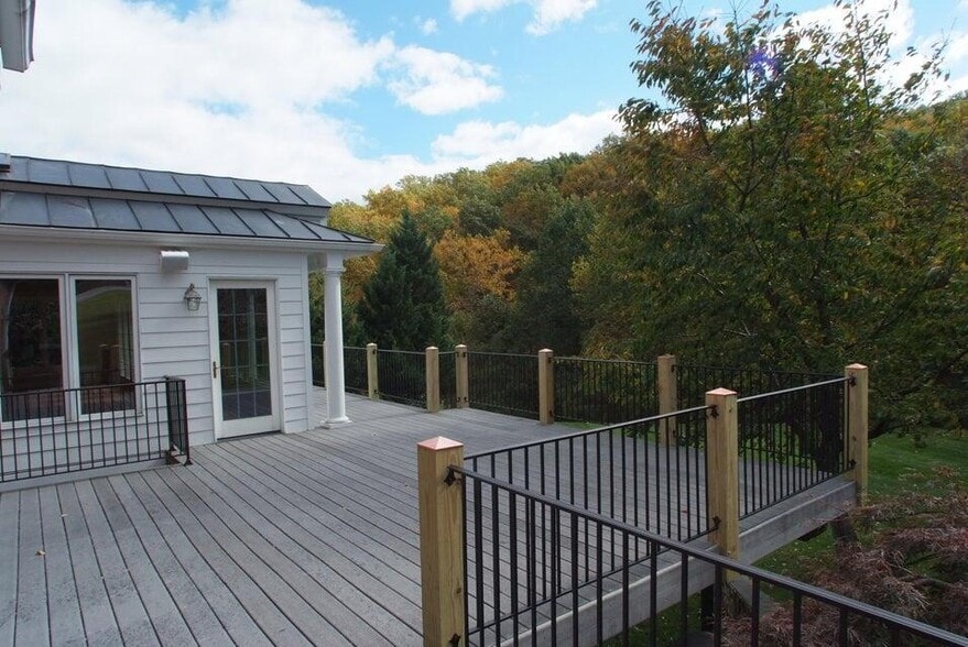 Building Photo - 6602 Hidden Woods Dr