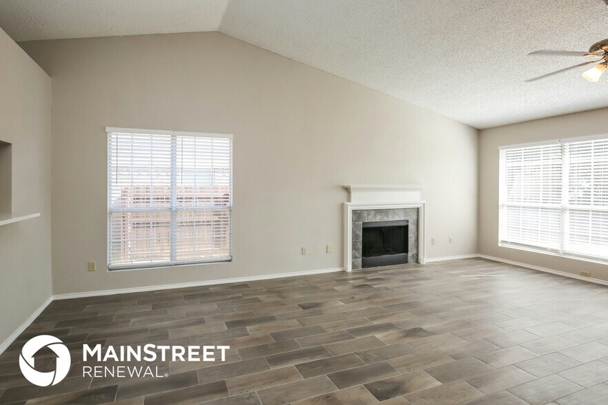 Building Photo - 6820 Lyndale Dr