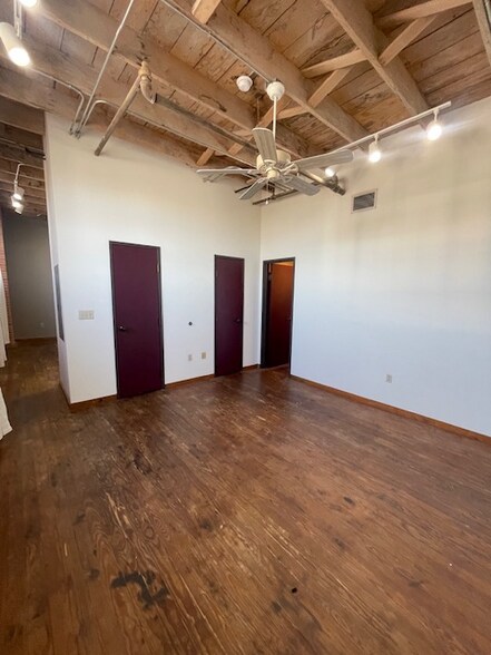 Building Photo - 220 S 2nd St