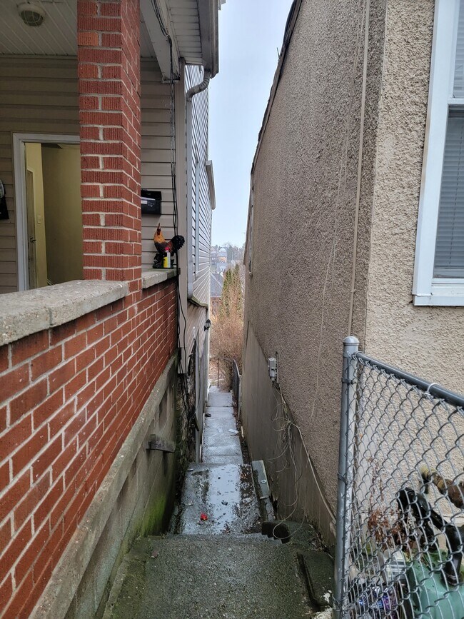 Building Photo - 127 Margaret Street