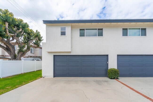 Building Photo - Beautiful Redondo Beach Condominium Rental!